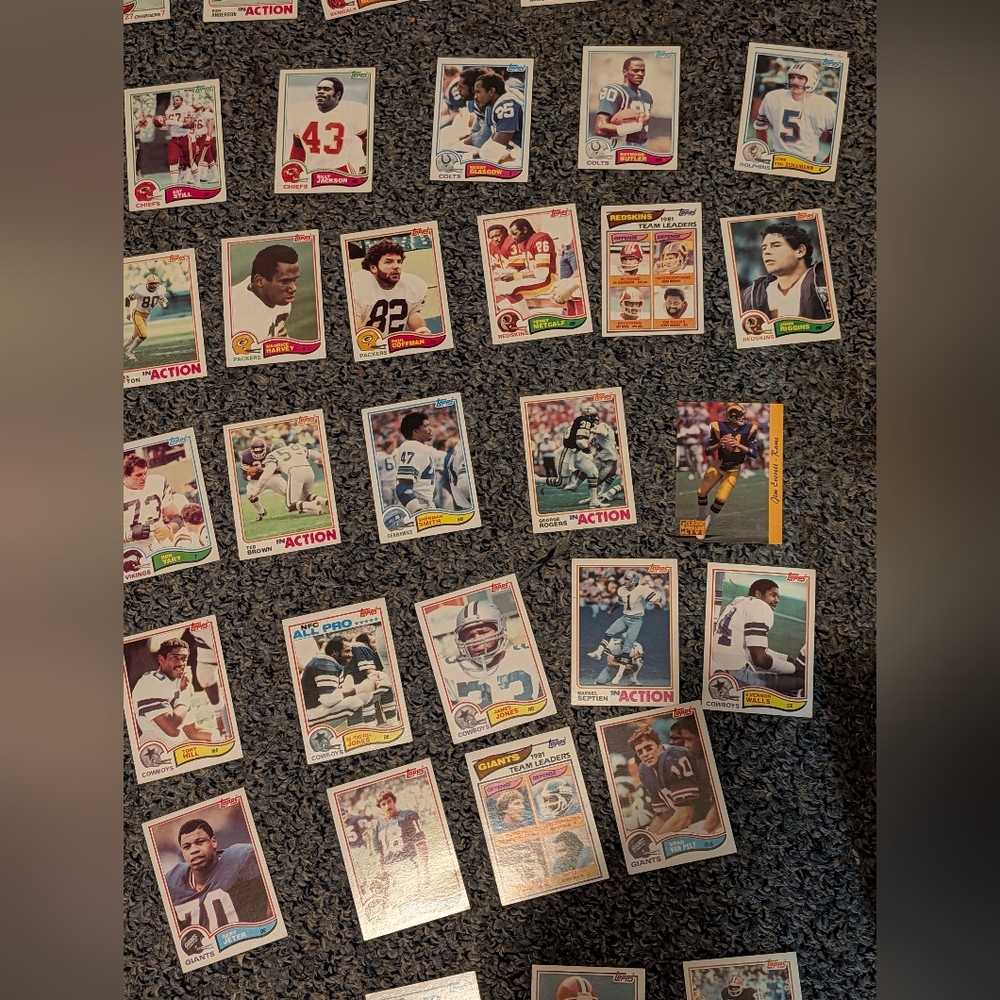 Lot Of Vintage Football Cards